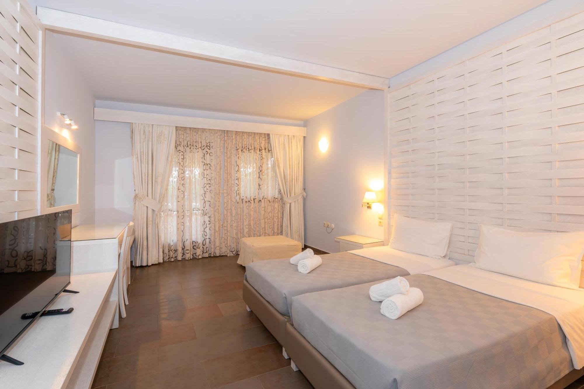 Aktaion Resort Gythio Extérieur photo