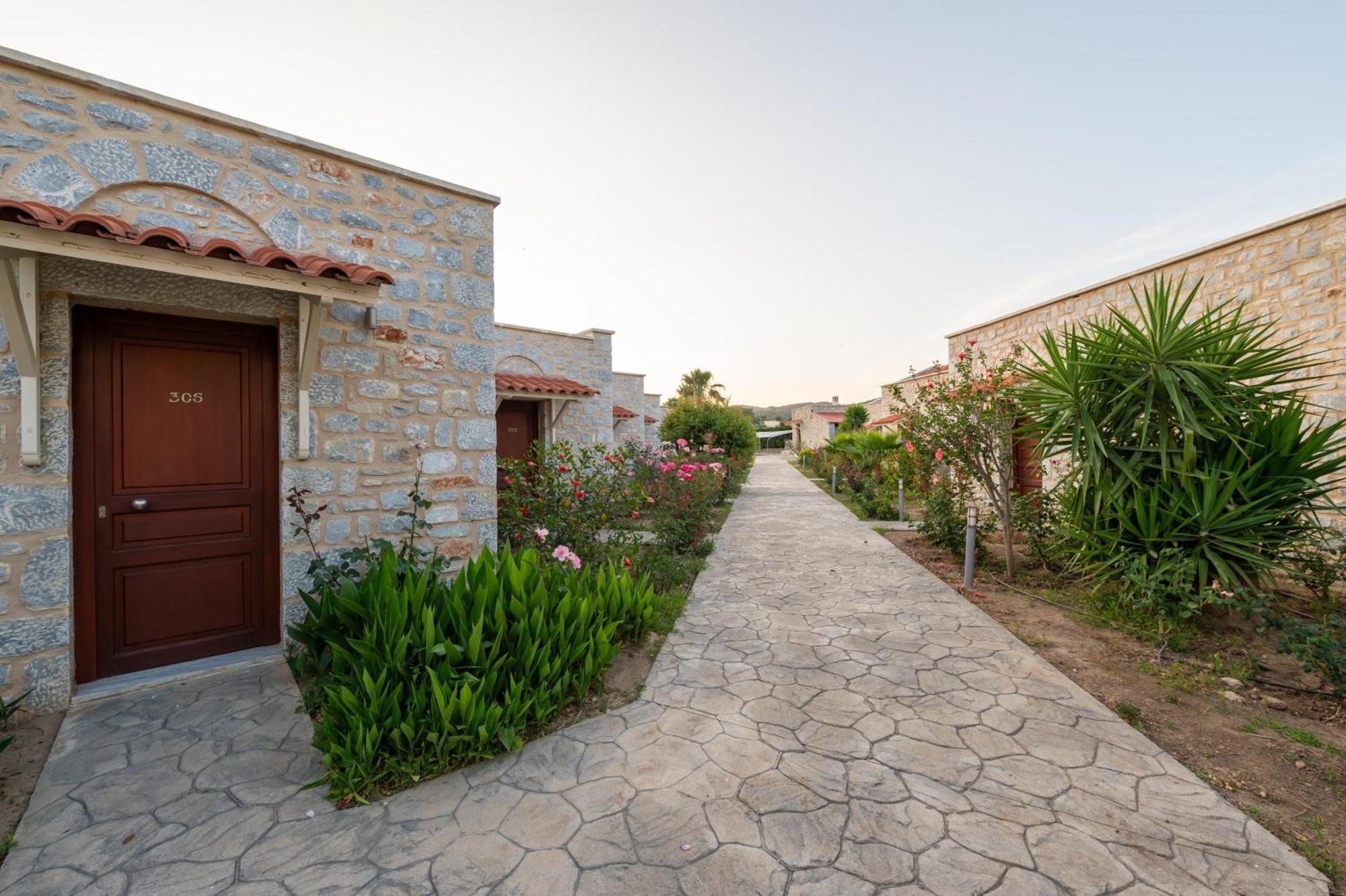 Aktaion Resort Gythio Extérieur photo